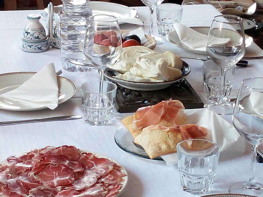 Podere Schioppello Casale Con Appartamenti Privati Cibottola Екстериор снимка